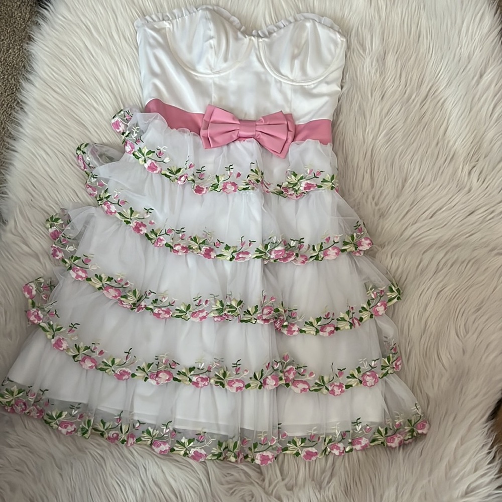 Vintage Betsey Johnson Evening white floral party / cocktail bustier dress